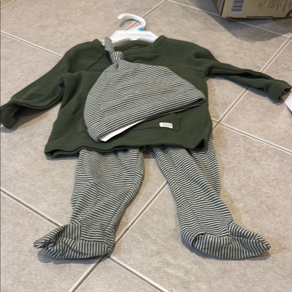 Baby Outfit Set - Green and Striped